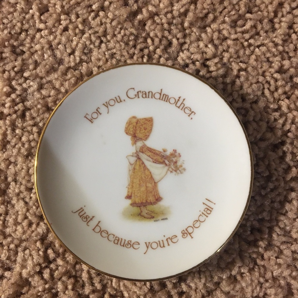 GUC: Lasting Treasures Porcelain Plate.